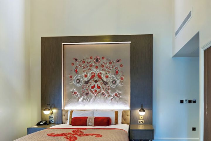 Room 28 of 115