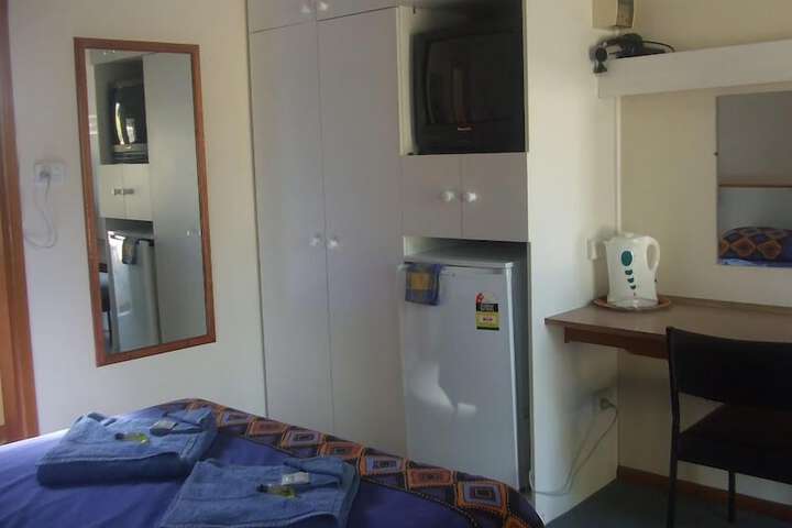 Room 19 of 40