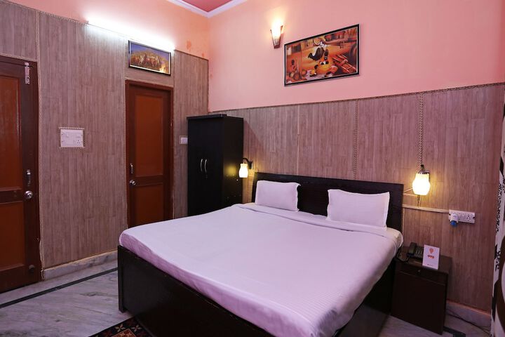 Room 12 of 22