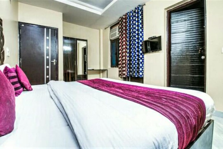 Room 3 of 22