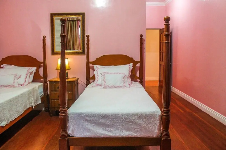 Room 5 of 19