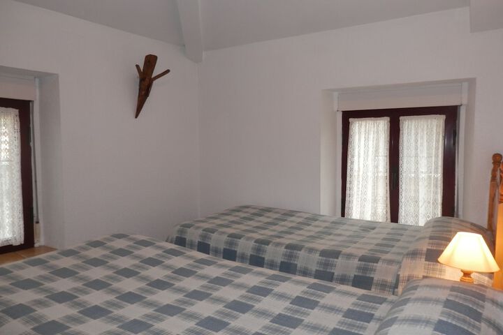 Room 3 of 9