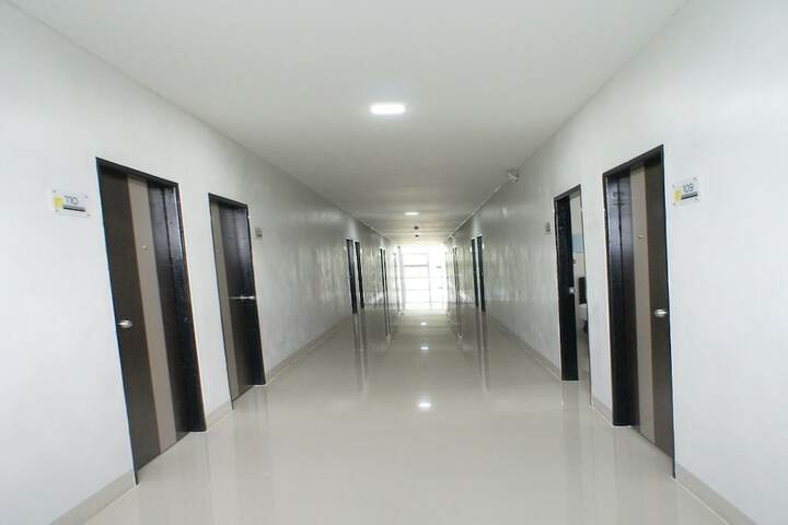Ballroom/Hall 16 of 19