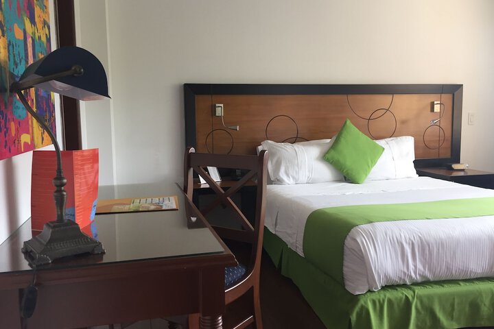 Room 7 of 39