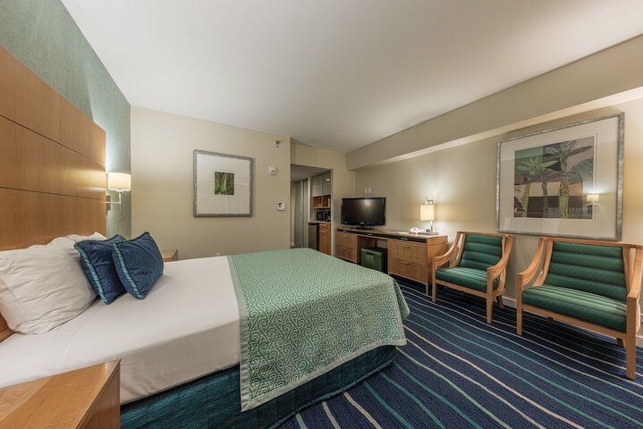 Room 35 of 213