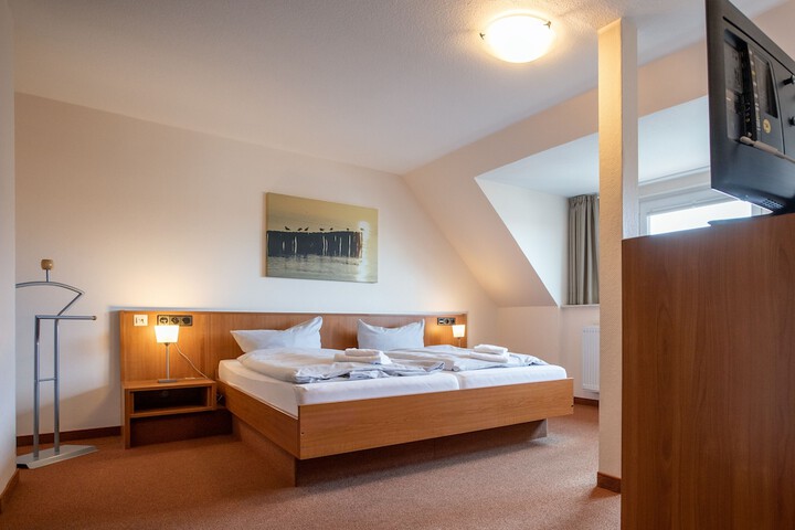Room 10 of 53