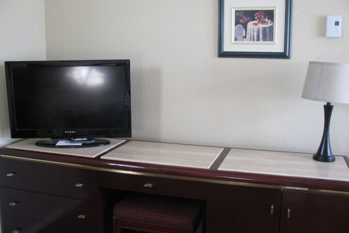 Room 3 of 37