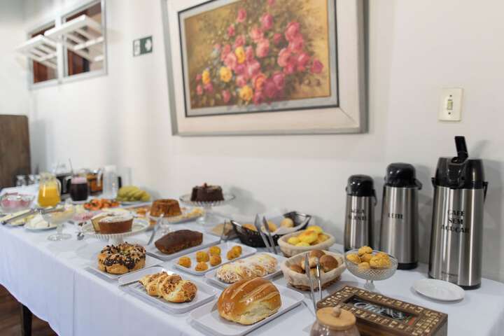 Breakfast/Coffee Service 34 of 41