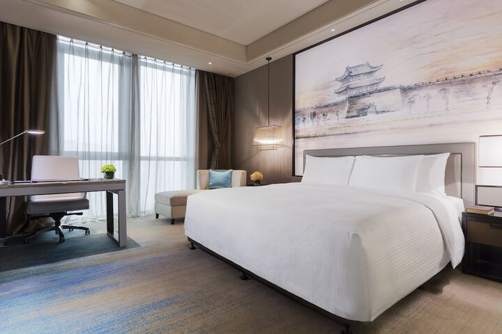 Room 4 of 36