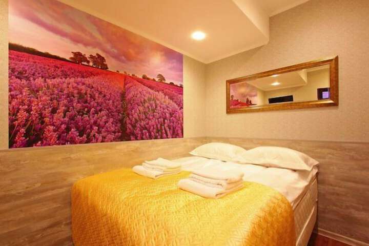 Room 4 of 25
