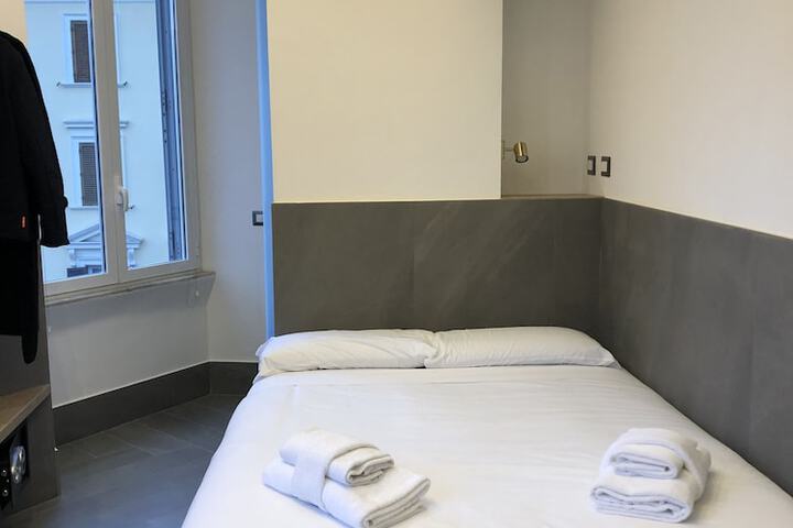 Room 27 of 87