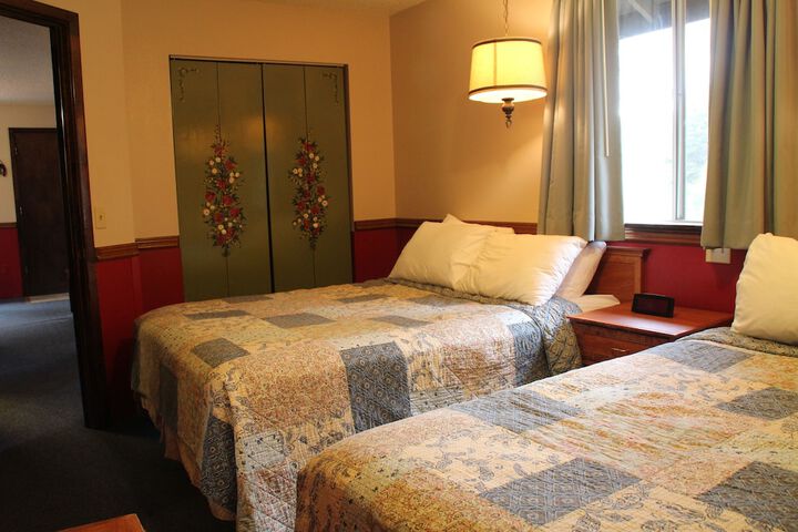 Room 10 of 175