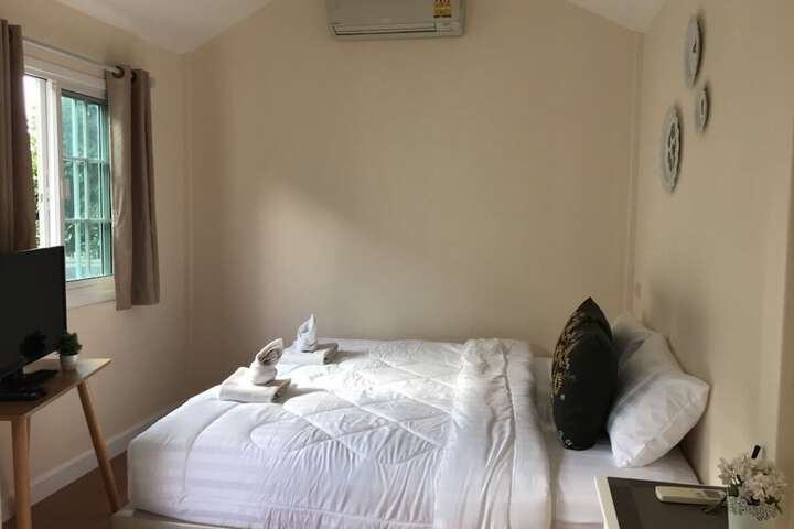 Room 11 of 113