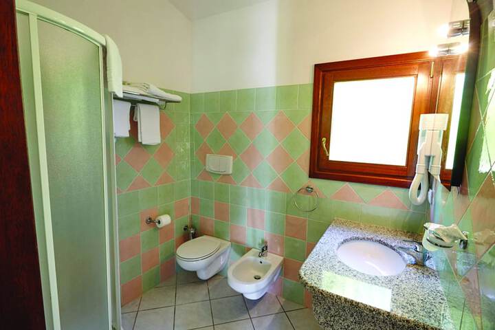 Room 15 of 34