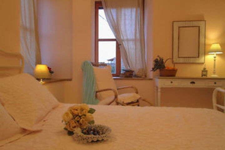 Room 18 of 48