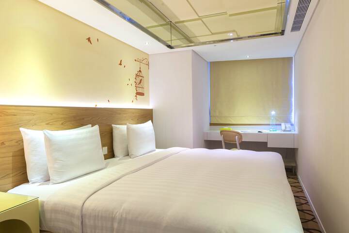 Room 53 of 171