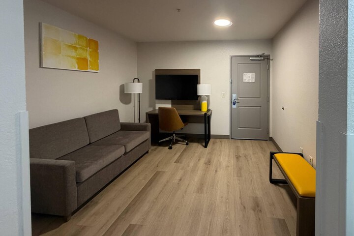 Room 38 of 63