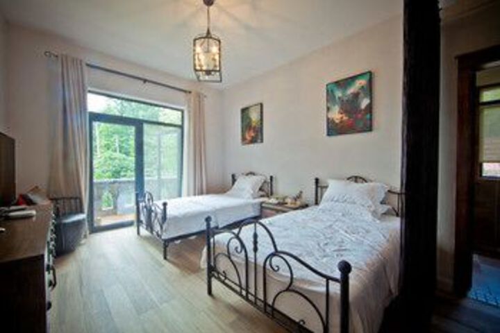 Room 17 of 37