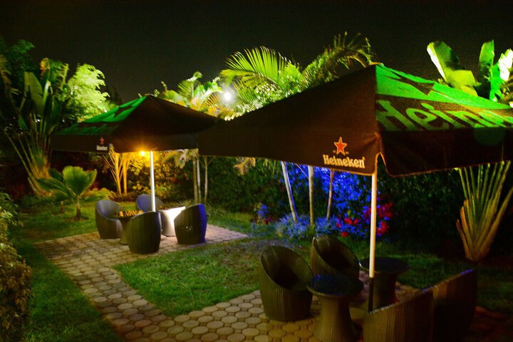 Lounge 79 of 103