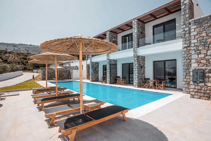 Pool 5 of 8