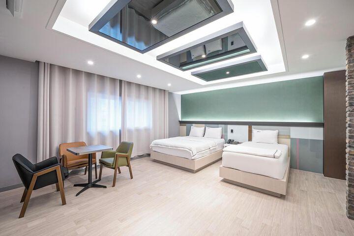 Room 48 of 58