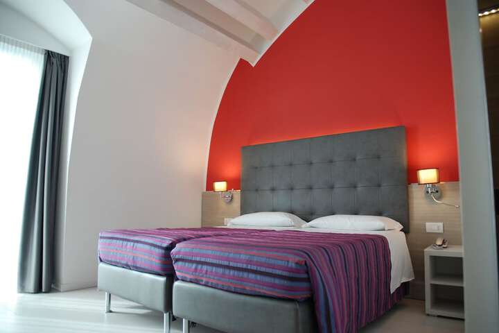 Room 21 of 69