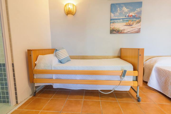 Room 7 of 65