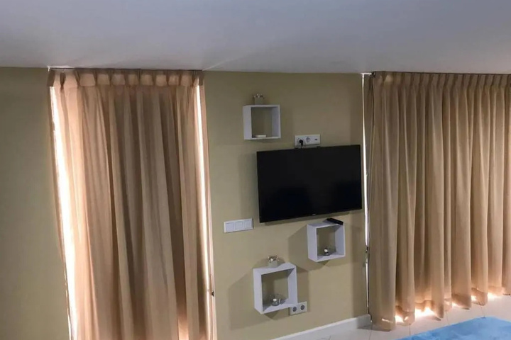 Room 2 of 11
