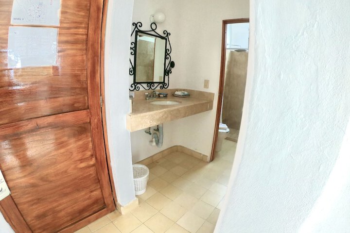 Room 138 of 193
