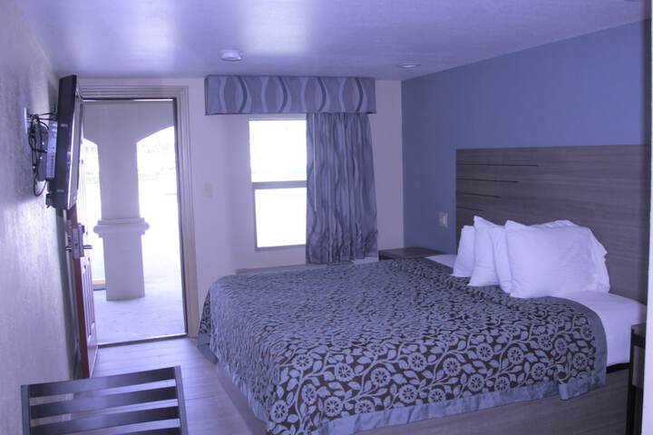 Room 12 of 51