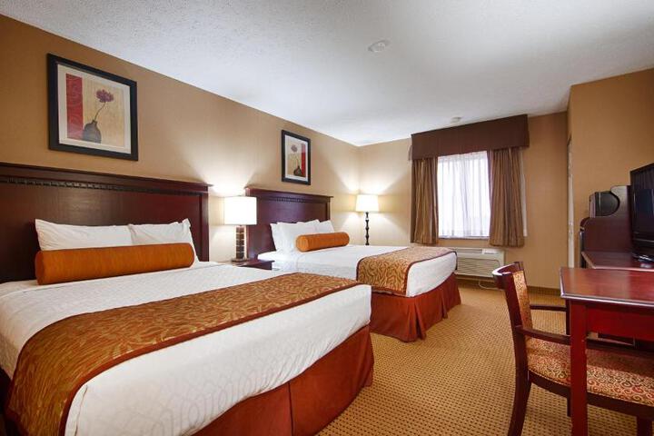 2 Queen Beds (5 of 5)