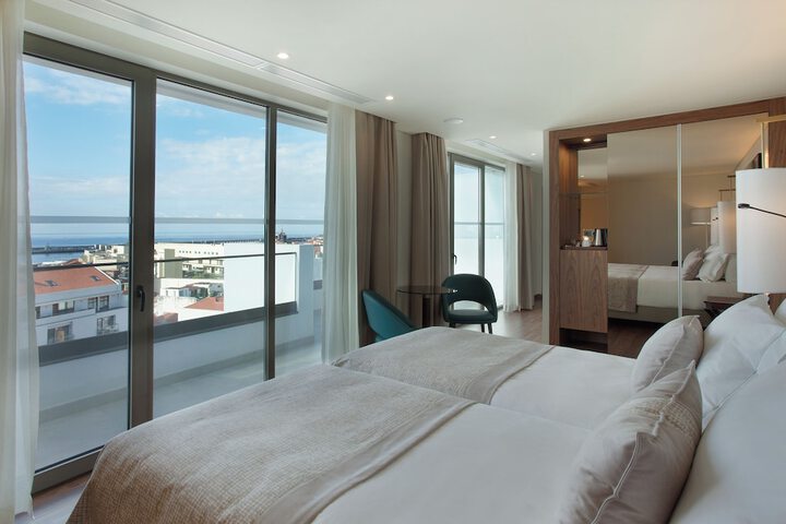Room 18 of 42