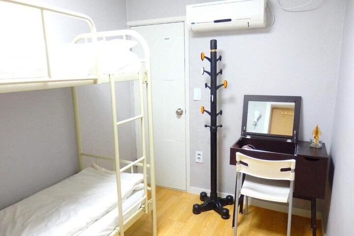 Room 19 of 49