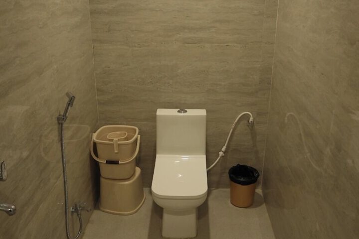 Room 12 of 19