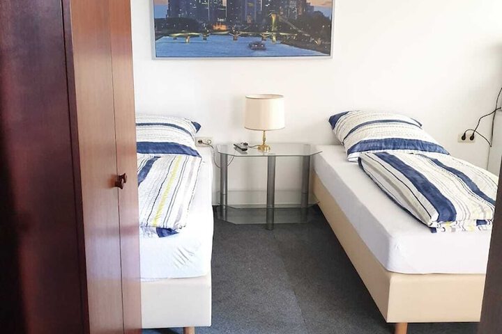 Room 3 of 39