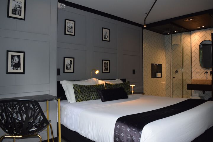 Room 44 of 99
