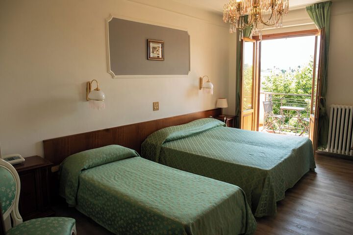Room 6 of 36