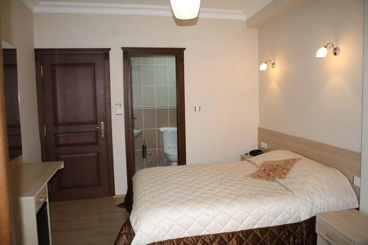 Room 6 of 74