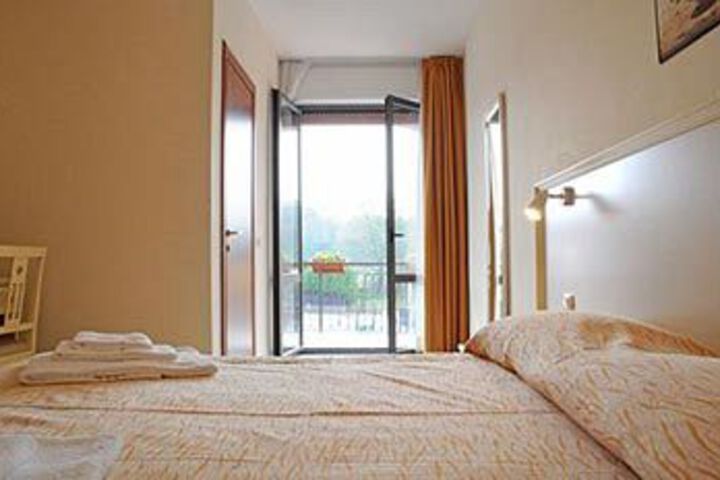 Room 16 of 31