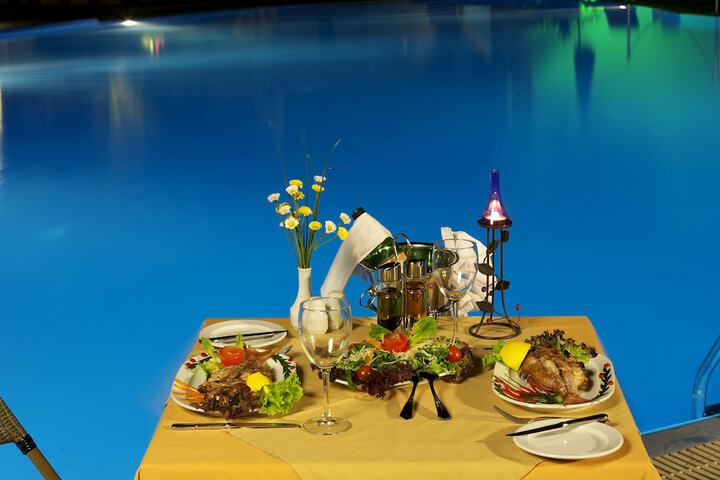 Dining 125 of 177