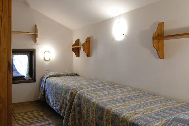 Room 26 of 63