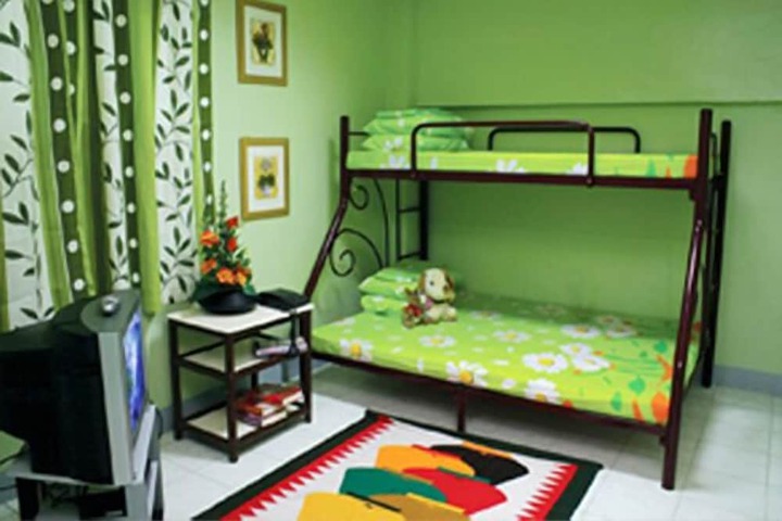 Room 12 of 25
