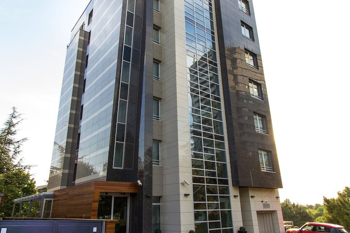 Exterior of Hotel Heritage