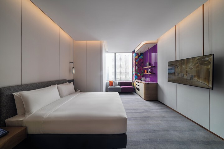 Room 4 of 24