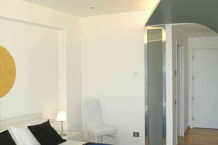 Room 32 of 196