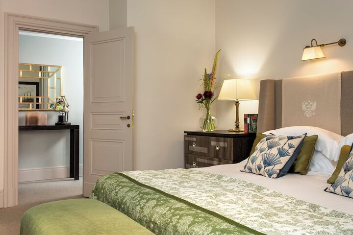 Room 170 of 533