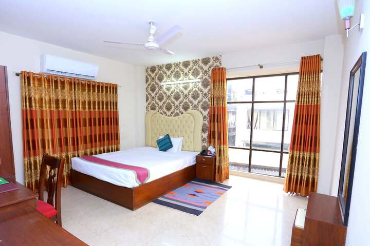 Room 10 of 40