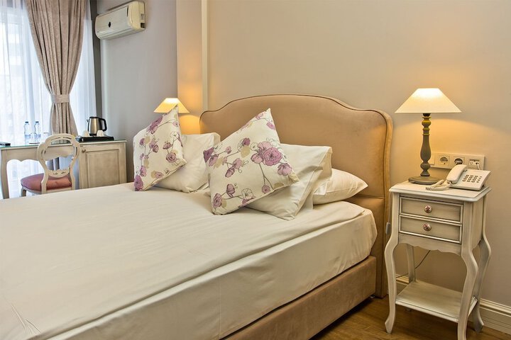 Room 3 of 25