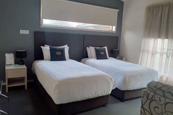 Room 16 of 39