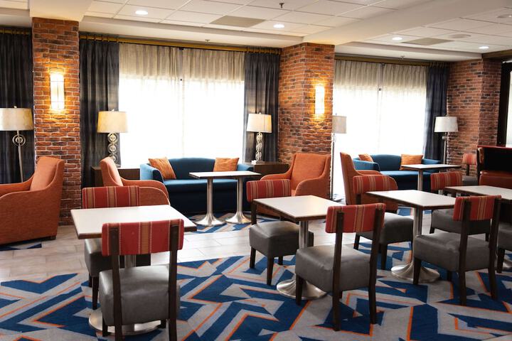 Entrance & Lobby